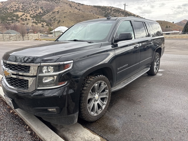 2015 Chevrolet Suburban LT's photo