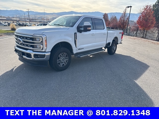 2023 Ford F-350 Super Duty Lariat's photo