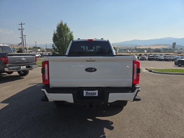 2025 Ford F-350 Lariat photo 3