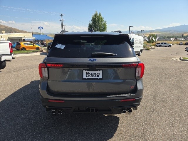 2025 Ford Explorer ST photo 2