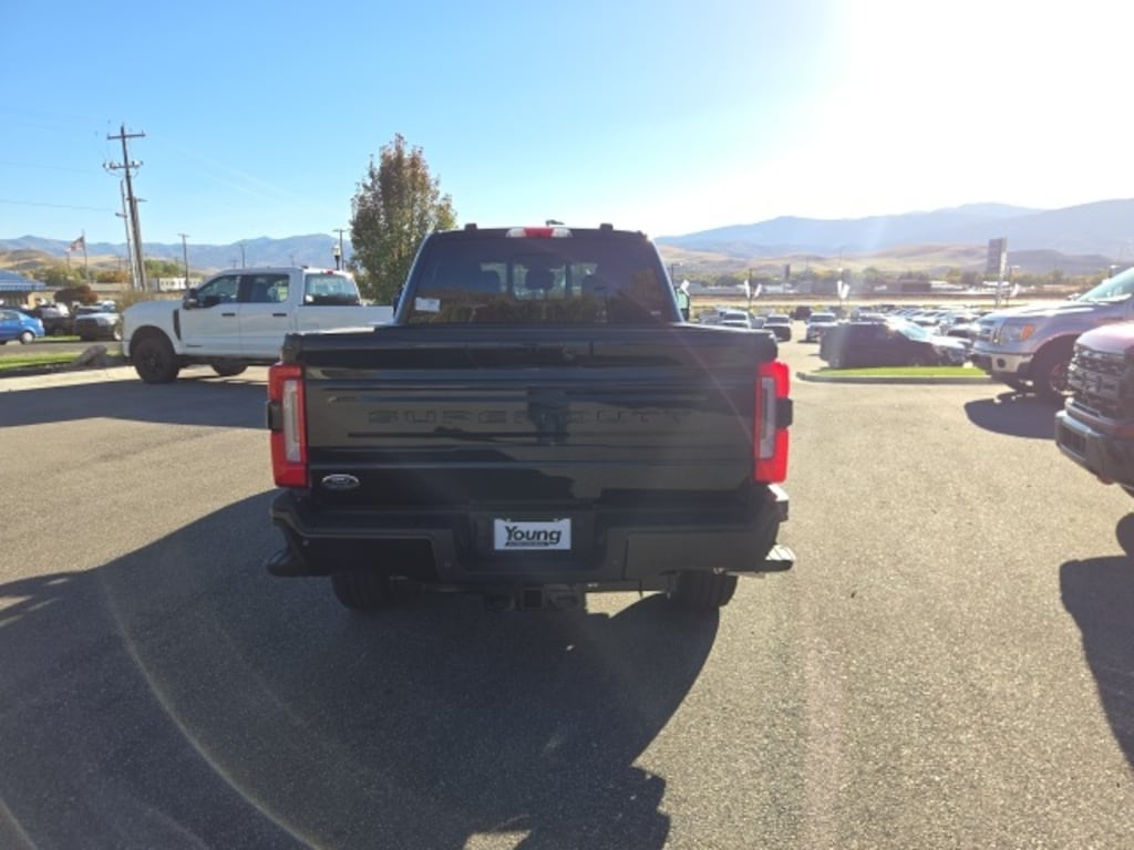 New 2026 Ford F-350 Platinum Truck Crew Cab