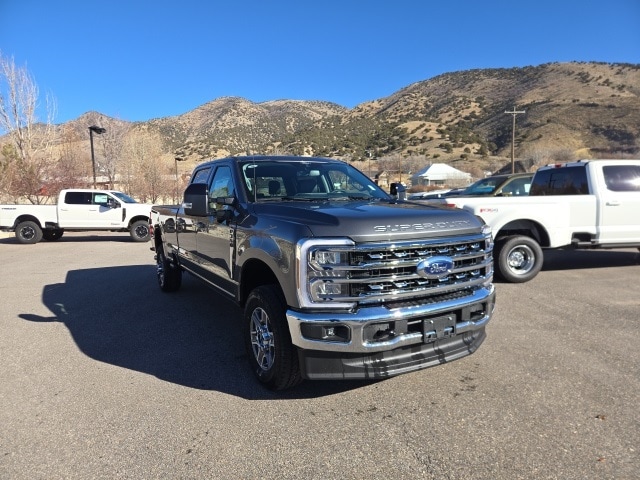 2026 Ford F-350 Super Duty Lariat's photo
