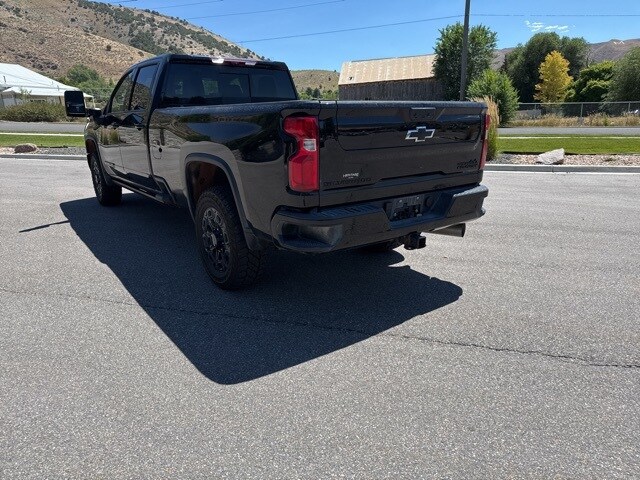 2024 Chevrolet Silverado 3500HD High Country photo 4