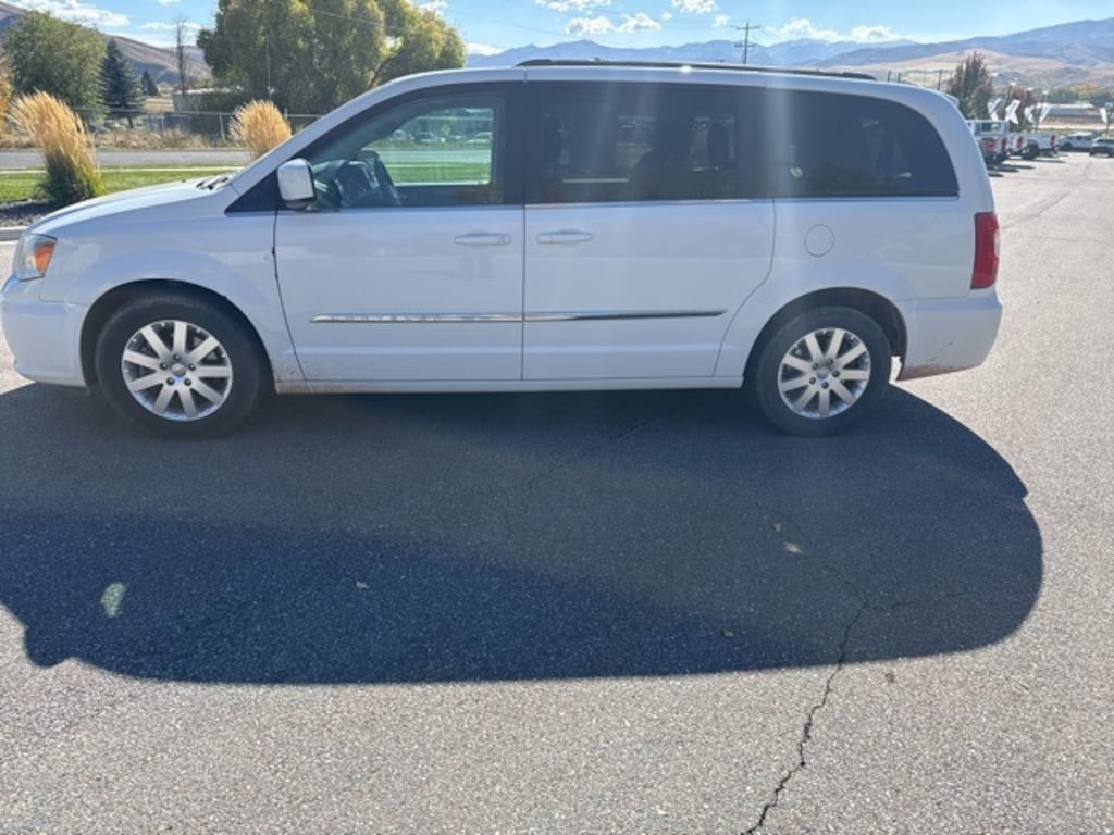 Used 2016 Chrysler Town & Country Touring Van LWB Passenger Van