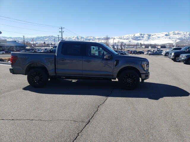 2025 Ford F-150 Lariat photo 3