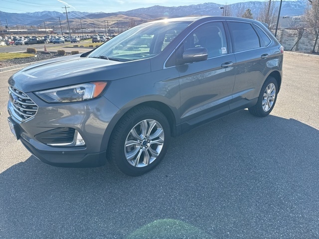 2022 Ford Edge Titanium's photo