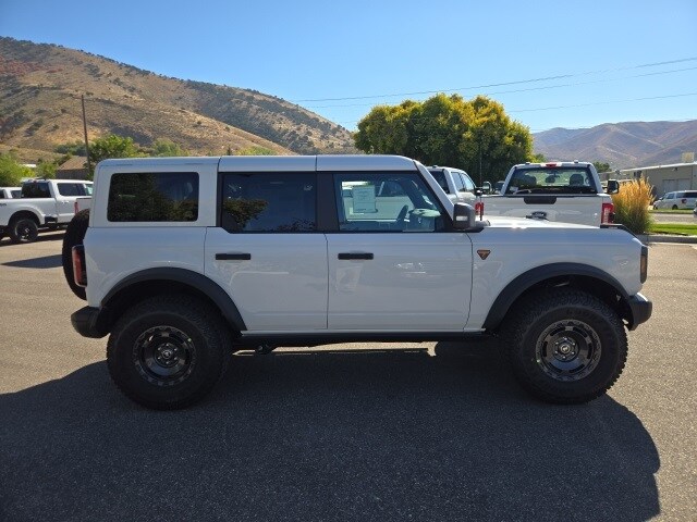 2025 Ford Bronco Badlands photo 2