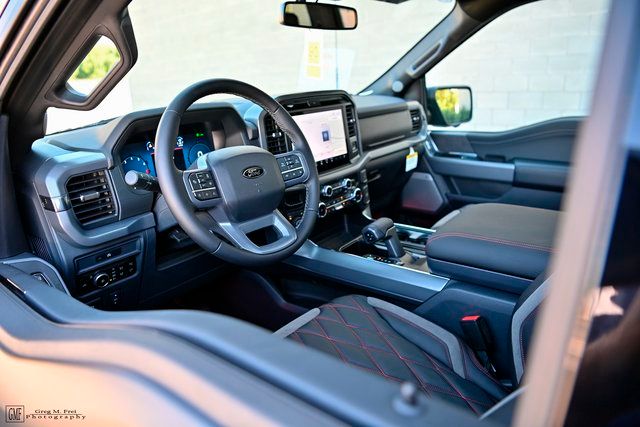 2025 Ford F-150 XLT - Photo 15