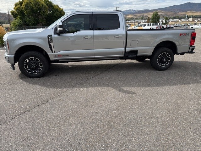2024 Ford F-350 Platinum photo 2