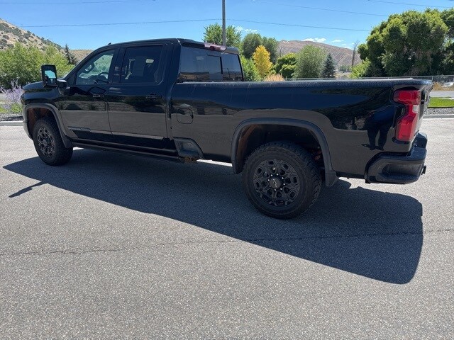 2024 Chevrolet Silverado 3500HD High Country photo 3