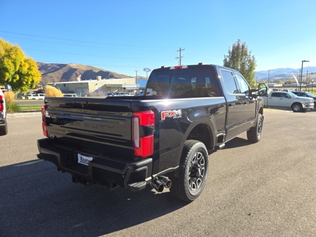 New 2026 Ford F-350 Platinum Truck Crew Cab