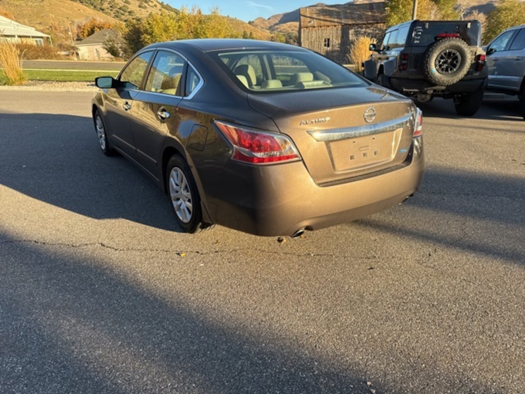 Used 2014 Nissan Altima 2.5 S Sedan