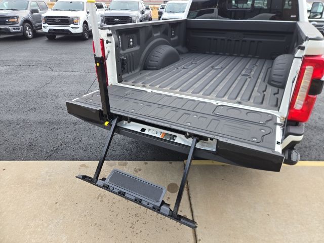 2025 Ford F-350 Super Duty Lariat - Photo 6