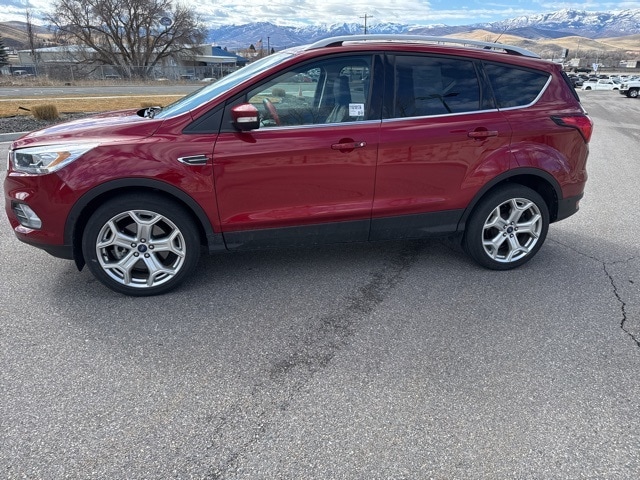 2019 Ford Escape Titanium photo 2
