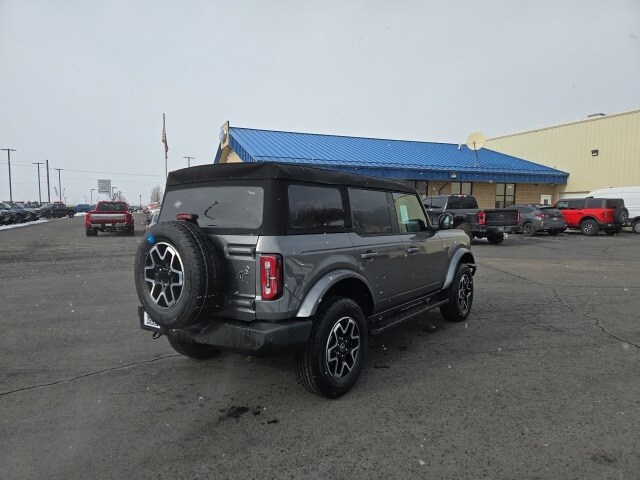 2024 Ford Bronco Outer Banks photo 3