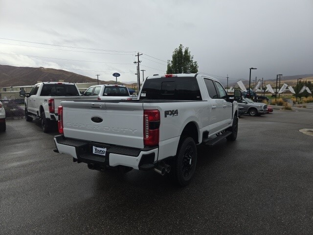 2026 Ford F-250 Lariat photo 2