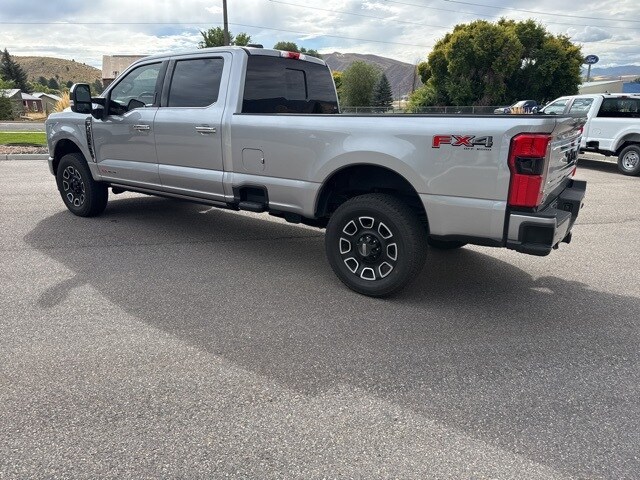 2024 Ford F-350 Platinum photo 3