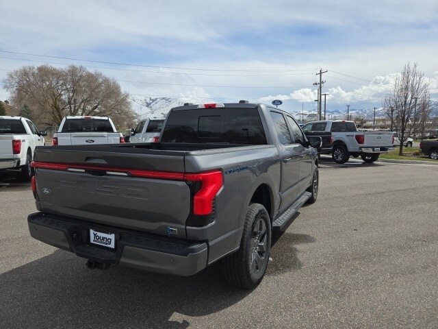 2024 Ford F-150 Lightning Lariat photo 3