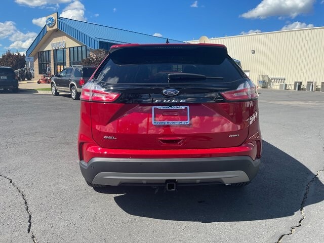 2024 Ford Edge SEL photo 2