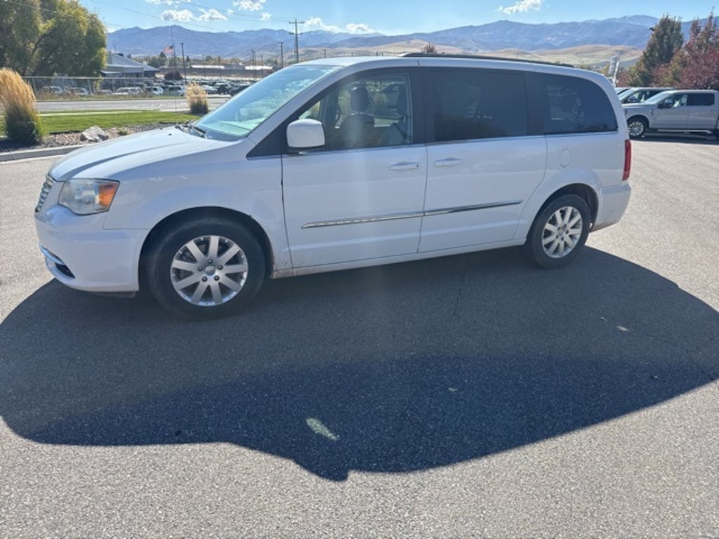 Used 2016 Chrysler Town & Country Touring Van LWB Passenger Van