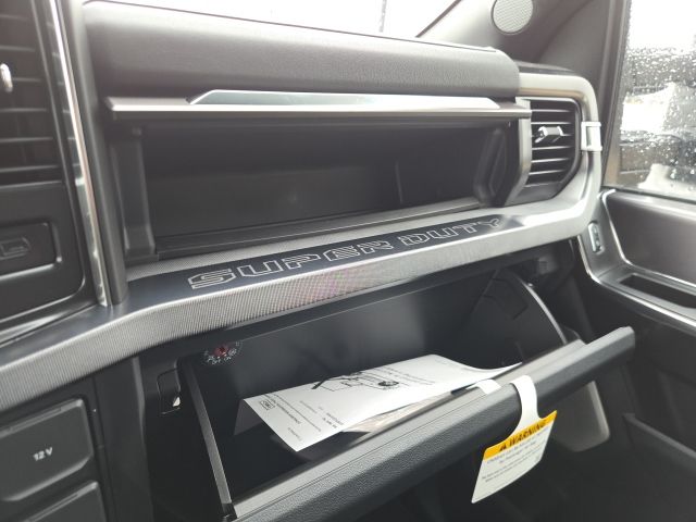 2026 Ford F-350 Super Duty Platinum - Photo 31