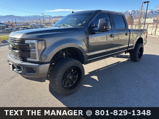 2019 Ford F-350 Super Duty Platinum's photo