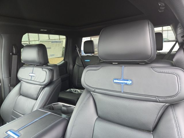 2026 Ford F-350 Super Duty Platinum - Photo 13