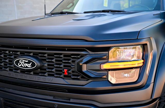2025 Ford F-150 XLT - Photo 12