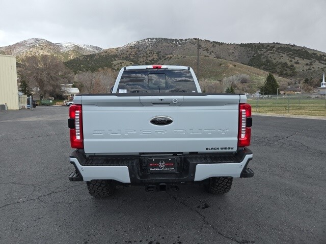 2025 Ford F-250 Lariat photo 4