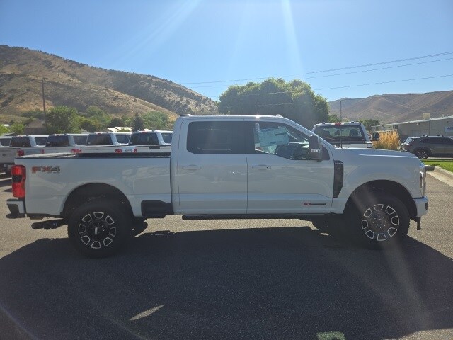 2026 Ford F-350 Platinum photo 2