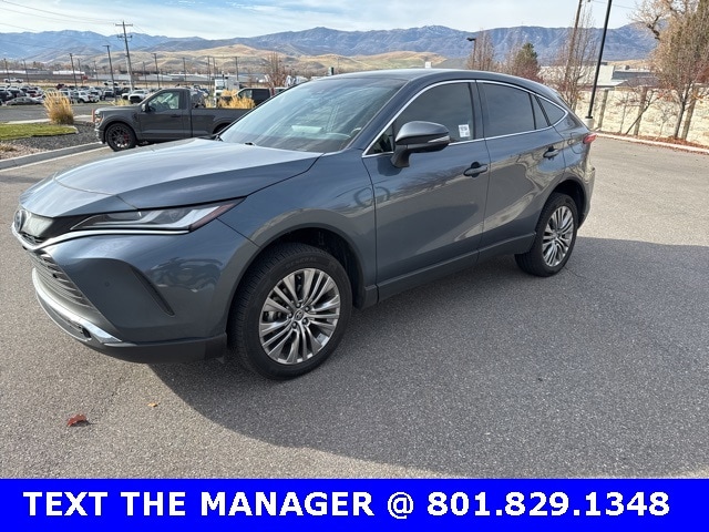 2022 Toyota Venza Limited's photo