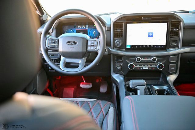2025 Ford F-150 XLT - Photo 14