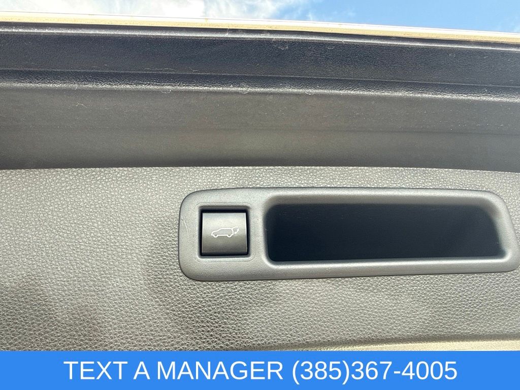 2021 Toyota Highlander XLE - Photo 12