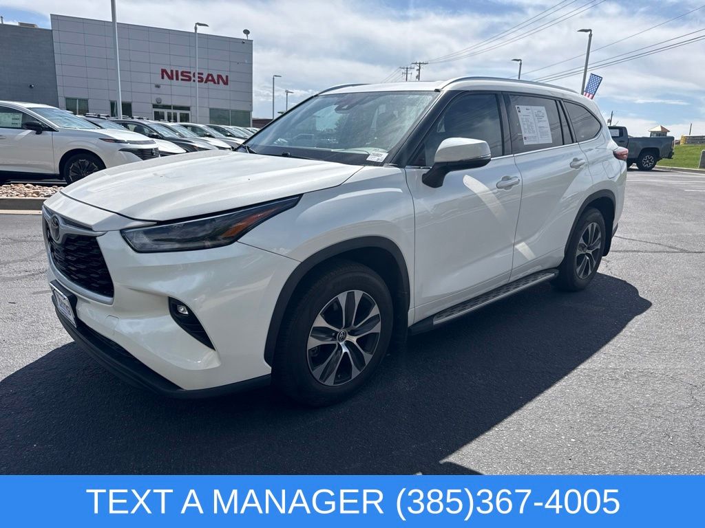 2021 Toyota Highlander XLE - Photo 8