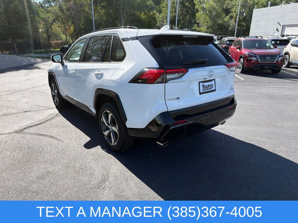 2025 Toyota RAV4 SE - Photo 6