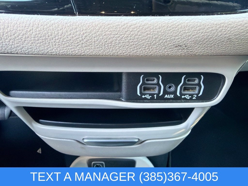2024 Chrysler Pacifica PHEV Select - Photo 29