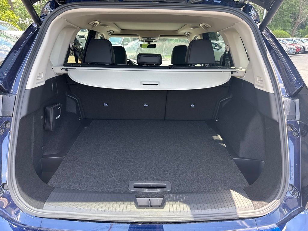 2026 Nissan Rogue Dark Armor - Photo 12