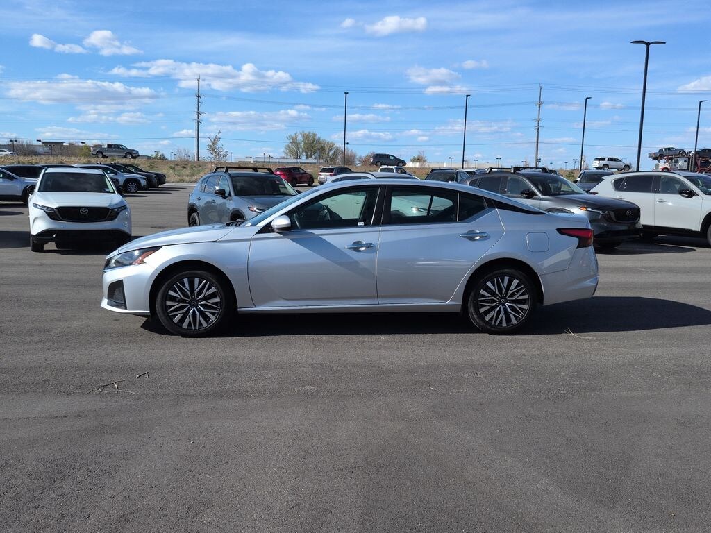 Used 2023 Nissan Altima 2.5 SV Sedan