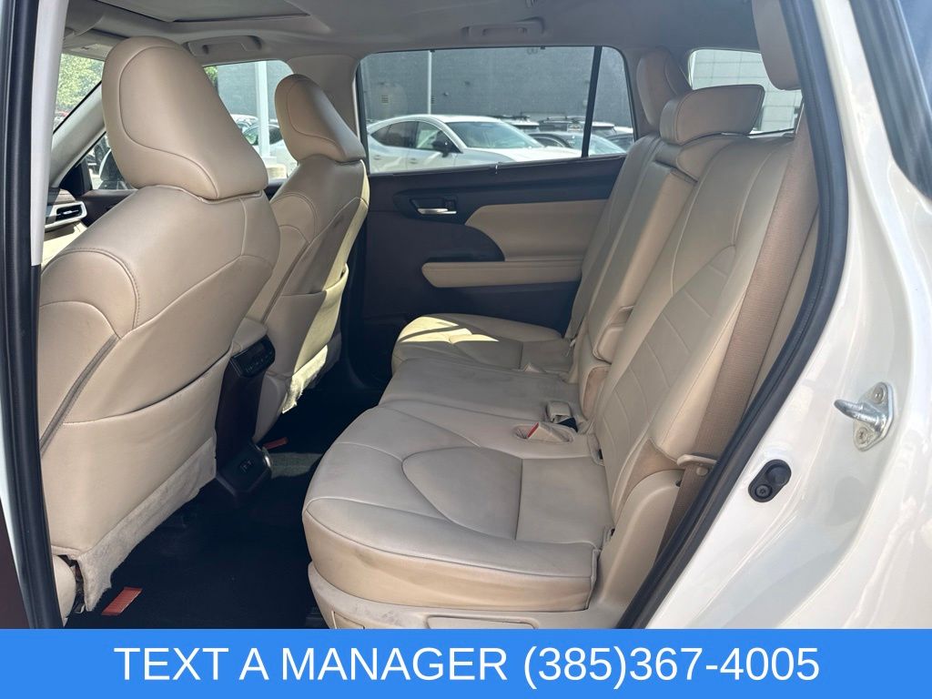 2021 Toyota Highlander XLE - Photo 16
