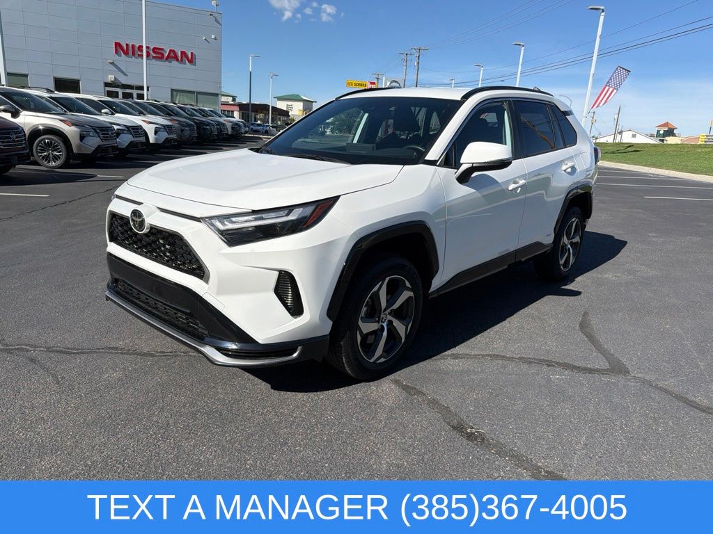 2025 Toyota RAV4 SE - Photo 8