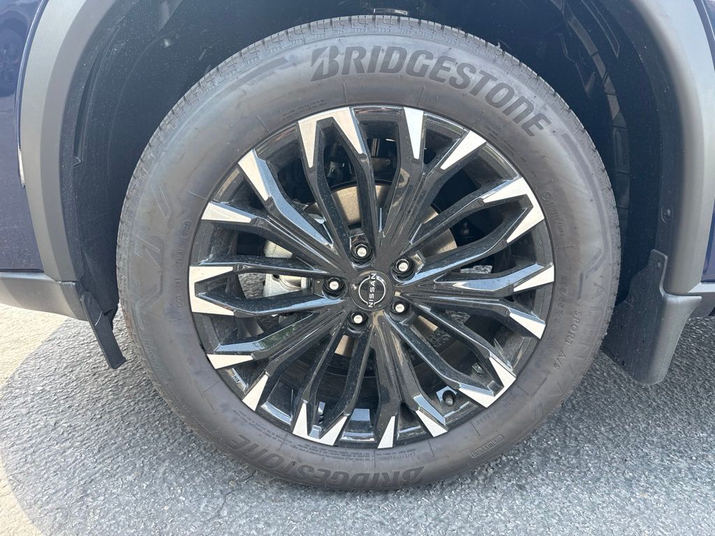 2026 Nissan Rogue Dark Armor - Photo 9