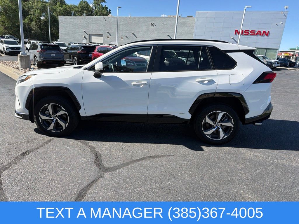 2025 Toyota RAV4 SE - Photo 7