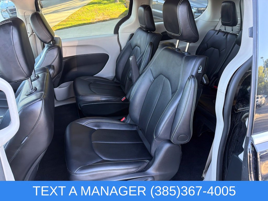 2024 Chrysler Pacifica PHEV Select - Photo 19
