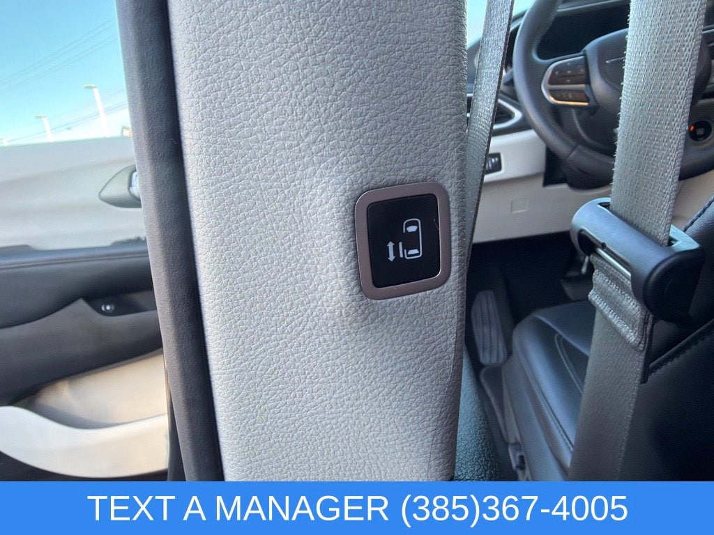 2024 Chrysler Pacifica PHEV Select - Photo 21