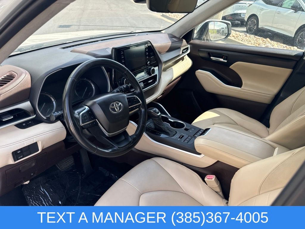 2021 Toyota Highlander XLE - Photo 13