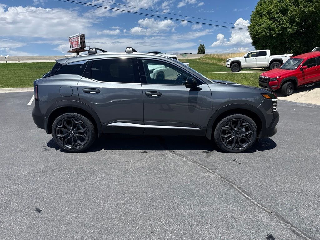 New 2026 Nissan Kicks SR SUV