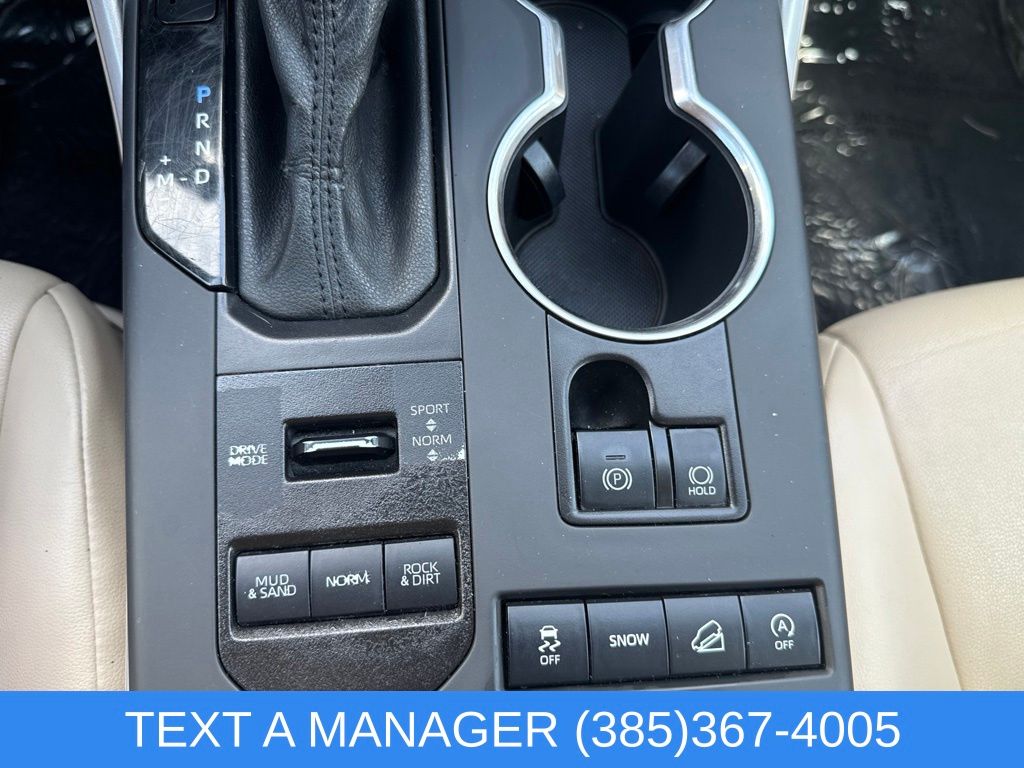 2021 Toyota Highlander XLE - Photo 24