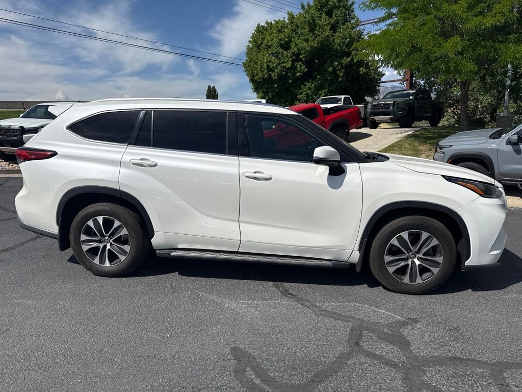 Used 2021 Toyota Highlander XLE SUV