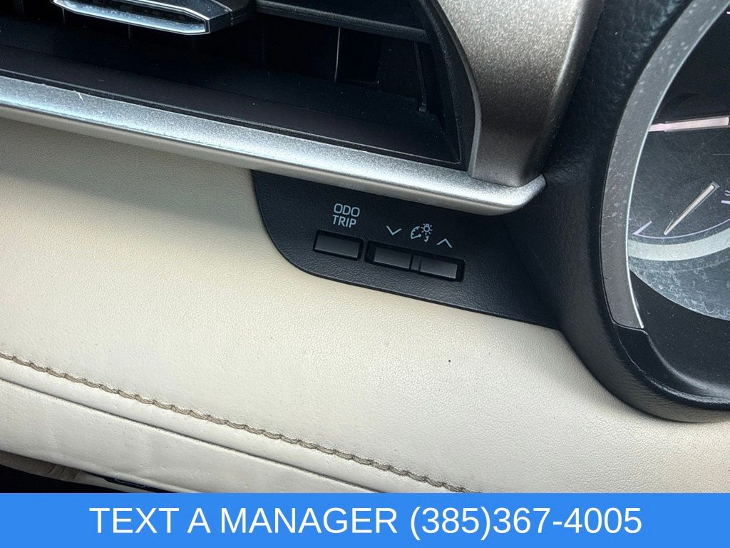 2021 Toyota Highlander XLE - Photo 25