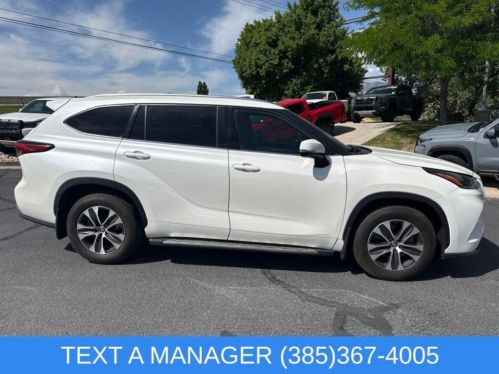 Used 2021 Toyota Highlander XLE SUV